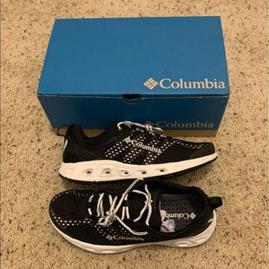 New in box women's 9.5 Columbia shoes.